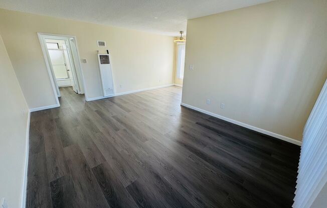 492-1230 N. MANSFIELD AVE.