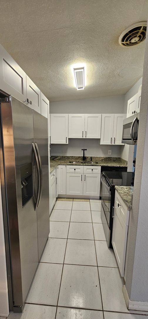 REMODELED 3 BEDROOM / 1 BATH / CARPORT (WINTER PARK!)