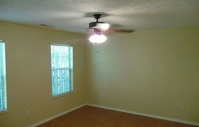 3 beds, 2.5 baths, $2,200