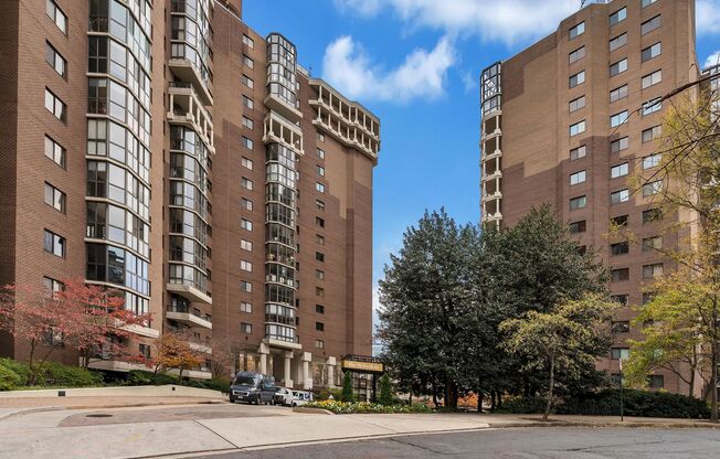 Luxurious 1 Bed 1 Bath Condo In Vibrant Belvedere
