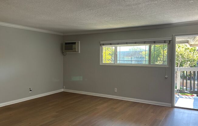 2 beds, 1 bath, 880 sqft, $2,730, Unit Q-47