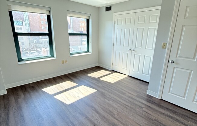3 beds, 2 baths, 1,295 sqft, $4,900, Unit 612