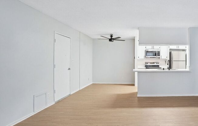 1 bed, 1 bath, 600 sqft, $1,698, Unit 218