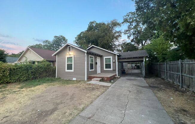 (PENDING) 3 Bed 2 Bath House for Rent in Dallas!