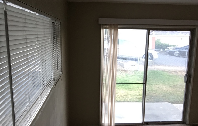 2 beds, 1 bath, $1,200