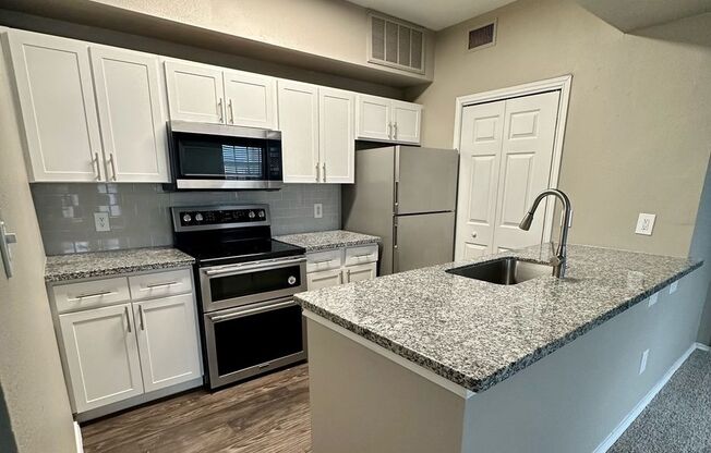 2 beds, 2 baths, 916 sqft, $1,464, Unit 1306