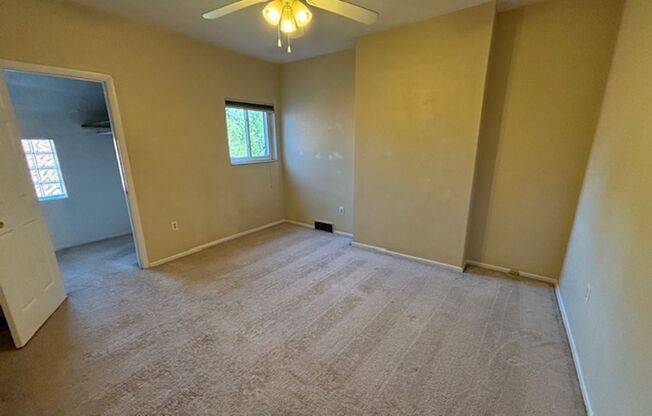 2 beds, 1 bath, $1,095