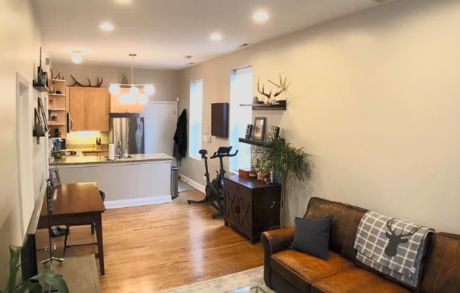 1 bed, 1 bath, $2,200, Unit 1821-3E