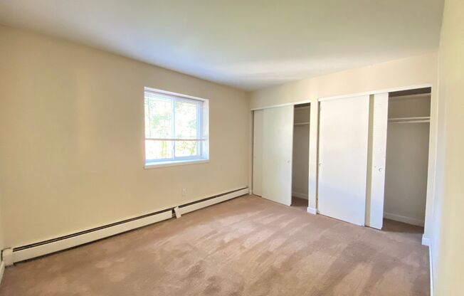 2 beds, 1 bath, $1,375, Unit 307