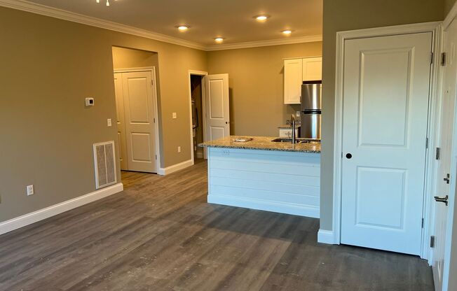 2 beds, 2 baths, 979 sqft, $1,130, Unit 913