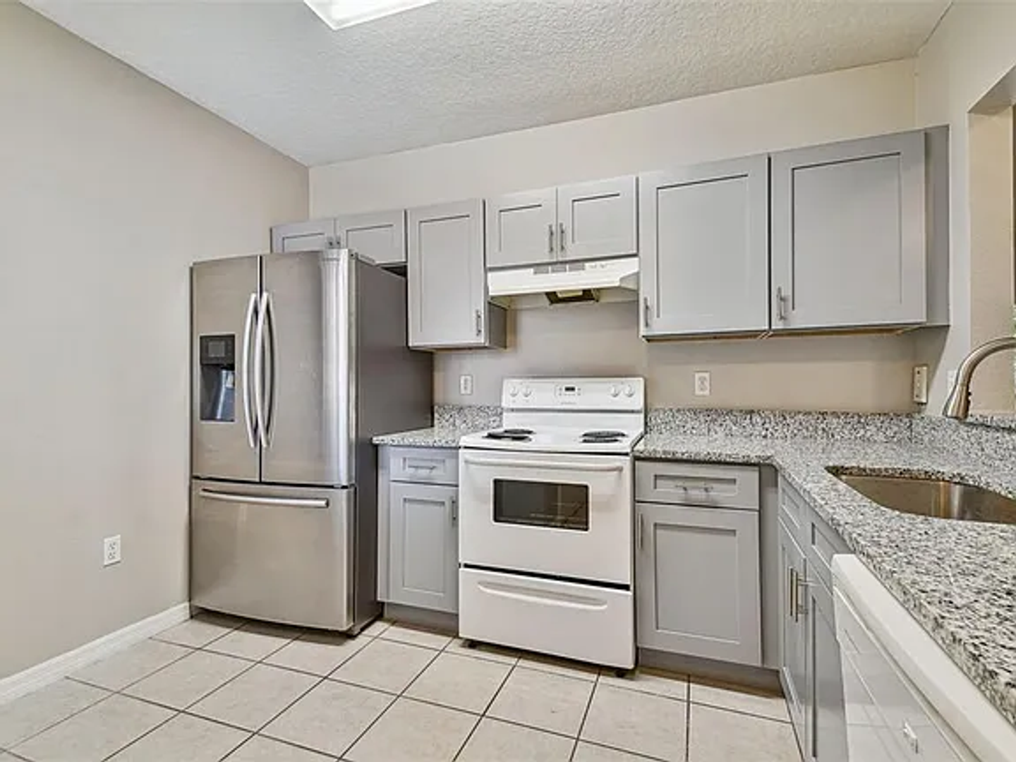 Spacious 3-Bedroom Condo in The Villages of Bloomingdale – Gated Community Living!