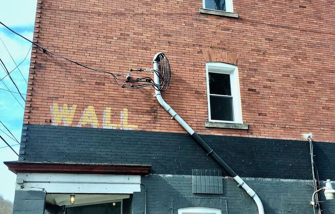 *** Large & Spacious Apartments in Wall, PA * Pet Friendly * Fully Renovated * Central A/C * Available Now ***