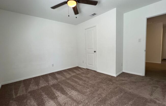 NEWER 4BDRM HOME IN LONDON ISD!