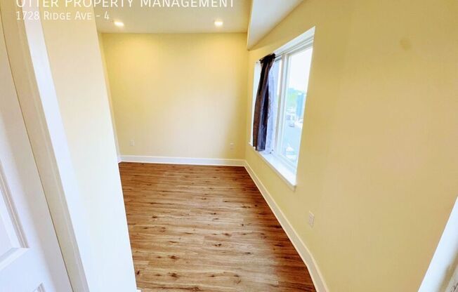 1728 RDG AVE