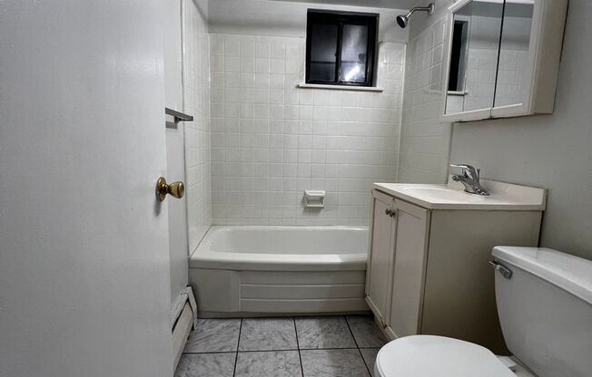 1 bed, 1 bath, $1,035, Unit B2