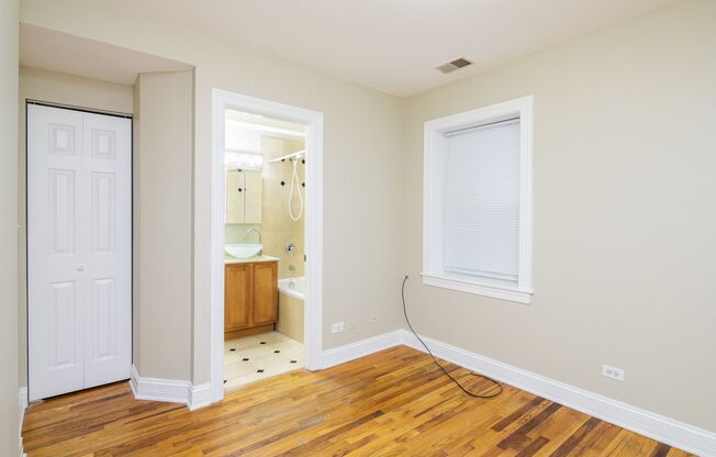2 beds, 2 baths, $1,900, Unit 1638-2N