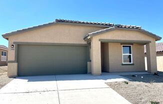 Move In Special! $300 Off Per Month for First 3 Months! 2024 Built 3 Bedroom Centrally Located Home in Bullhead City!