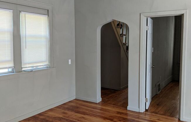 3 beds, 1 bath, $1,095