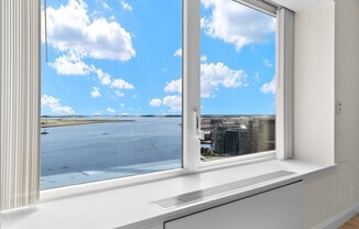 1 bed, 1 bath, 746 sqft, $3,600, Unit 32D