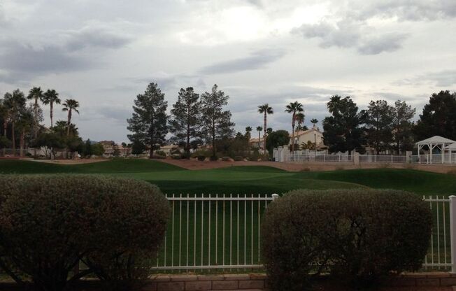 FREE RENT - Green Valley Area - 5 Bed / 3 Bath - Golf Course Views