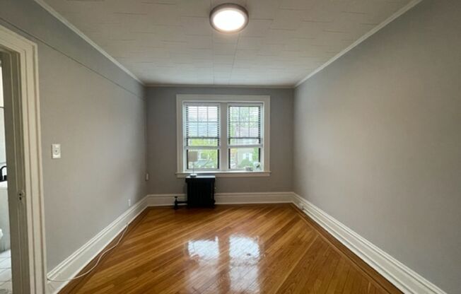1 bed, 1 bath, 700 sqft, $2,225, Unit B10