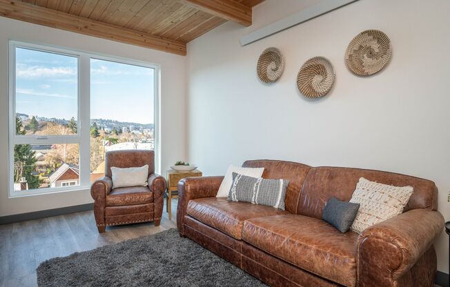2 beds, 1 bath, 746 sqft, $1,599, Unit 316