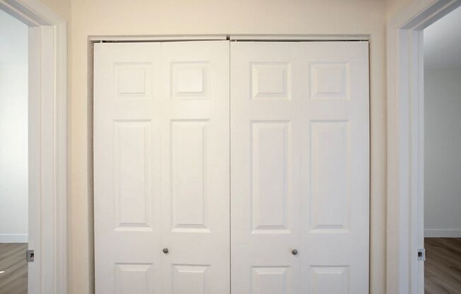 3 beds, 2 baths, $1,595, Unit Building #11