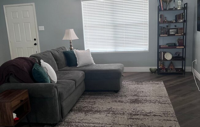 726 SLATE VLY LN