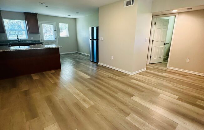 Courtside Apartments