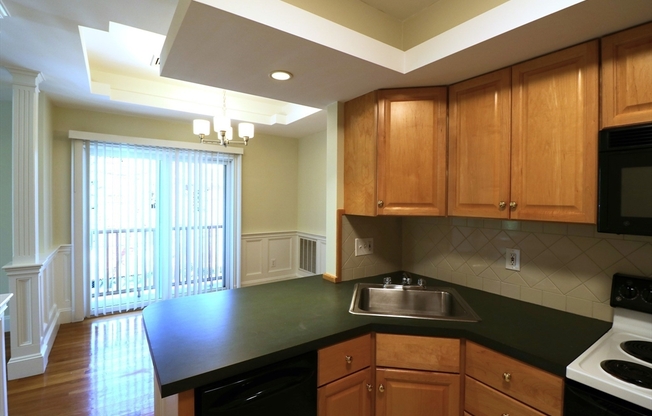 2 beds, 1 bath, 1,000 sqft, $3,050, Unit 3