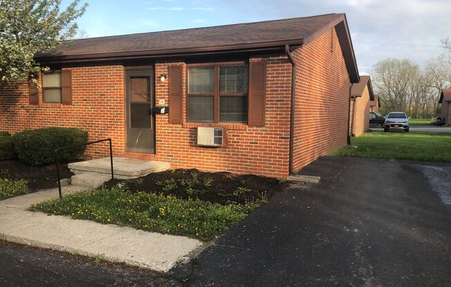 2 beds, 1 bath, $935