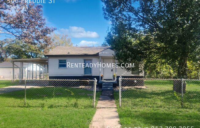 3 beds, 1 bath, $1,549