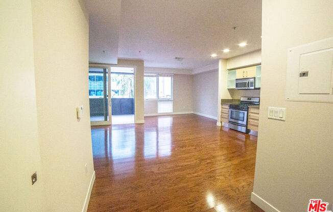 1 bed, 1 bath, 830 sqft, $2,650, Unit 401