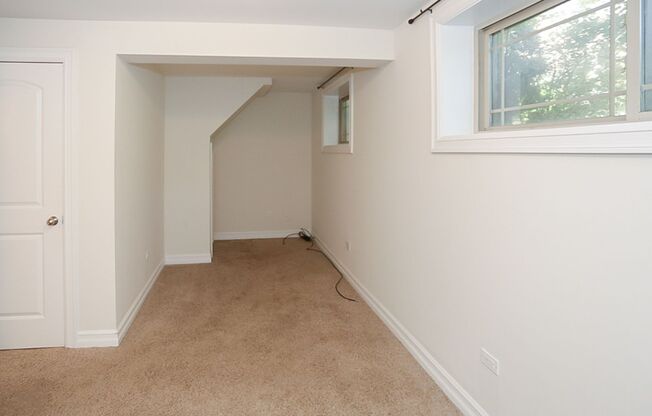 2 beds, 2 baths, 1,135 sqft, $3,550, Unit 3816S-1W