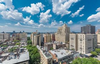 Studio, 1 bath, 350 sqft, $3,295, Unit 438