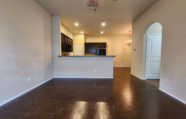 3/2/2  Off HWY 46/ No Carpet / Interior Washer & Dryer Connections / Pergola / Fenced in Backyard / CISD