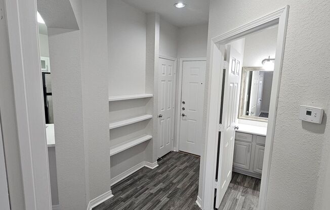 1 bed, 1 bath, 732 sqft, $1,250, Unit 06205