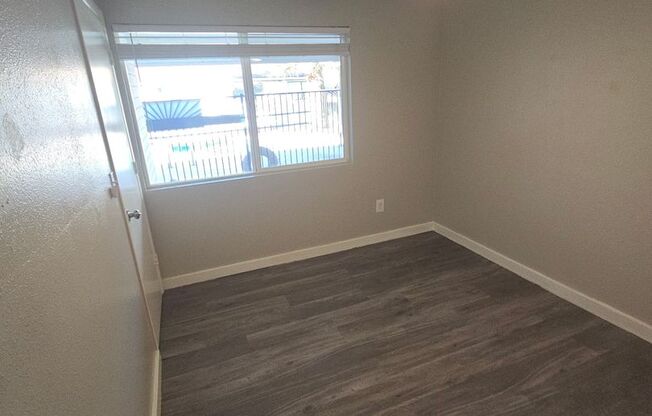 2 beds, 1 bath, 850 sqft, $1,195, Unit 18