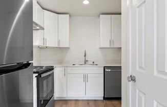 Kamden Court: Leasing Specials! Great location in Kennewick!