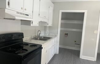 2 beds, 1 bath, $795