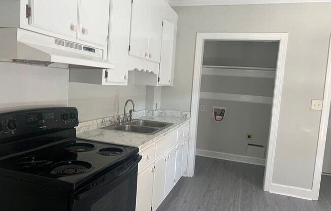 2 beds, 1 bath, $795