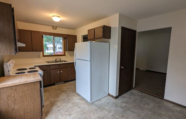 2 beds, 1 bath, $1,500