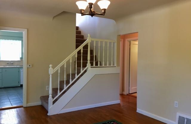 Charming Keyport home with Large Yard