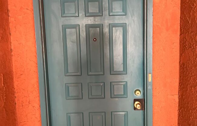 2 beds, 1 bath, 861 sqft, $970, Unit 04