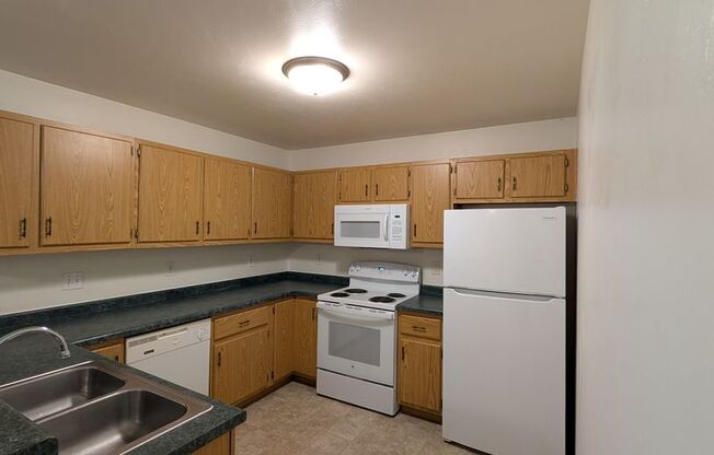 2 beds, 1 bath, 1,100 sqft, $1,359, Unit 1053 5301