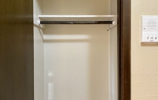 1 bed, 1 bath, 850 sqft, $925, Unit 8-835