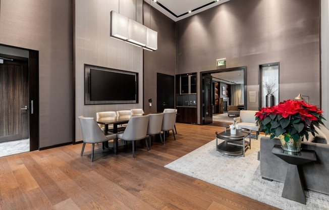 1 bed, 1 bath, 646 sqft, $5,300, Unit 1719