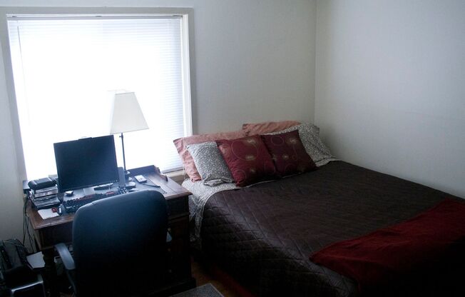 1 bed, 1 bath, 550 sqft, $1,100, Unit 212