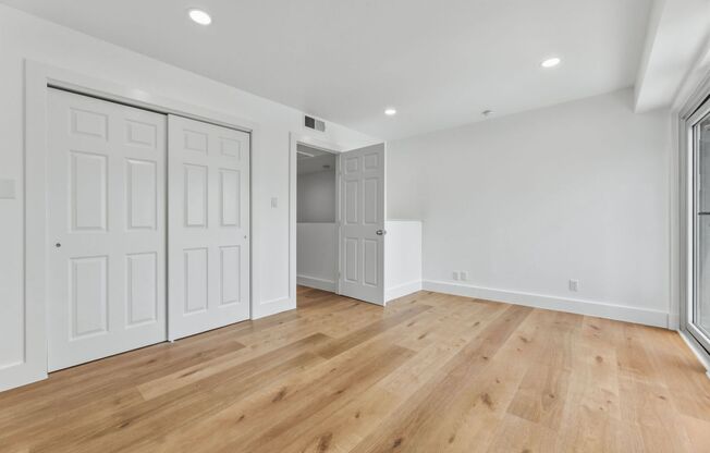 2 beds, 1 bath, 950 sqft, $2,750, Unit 705