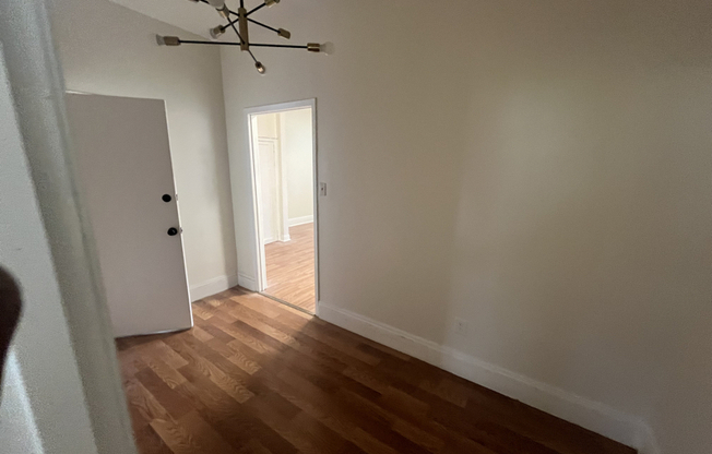 28 MALTA ST